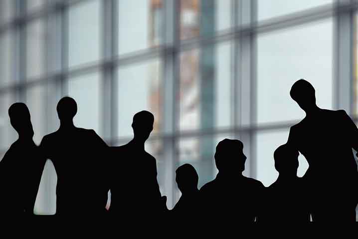 職場が暗いから辞めたいはアリ 雰囲気の悪い職場における考え方とは